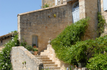 Marche de l'entrée du château de Lachapelle