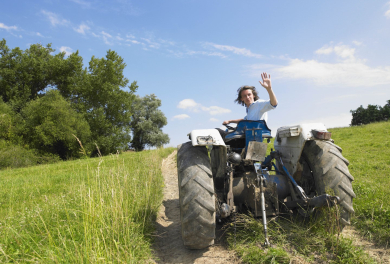 communication CA tractor-guy